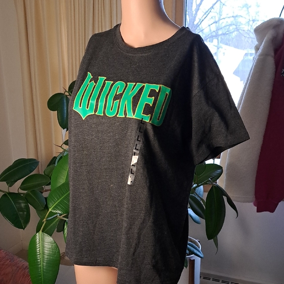 Wicked Other - Wicked Girls LGraphic T-Shirt in Black and Green Ptp 20"